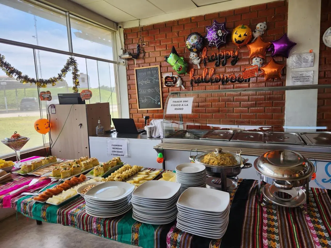 Buffet temático de Halloween preparado por Deleite Gourmet